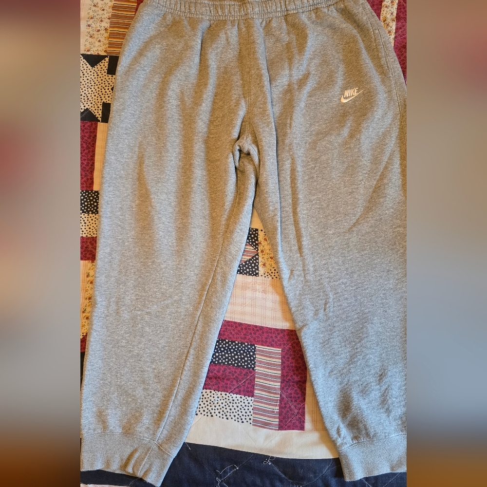 Nike Heather Gray Joggers